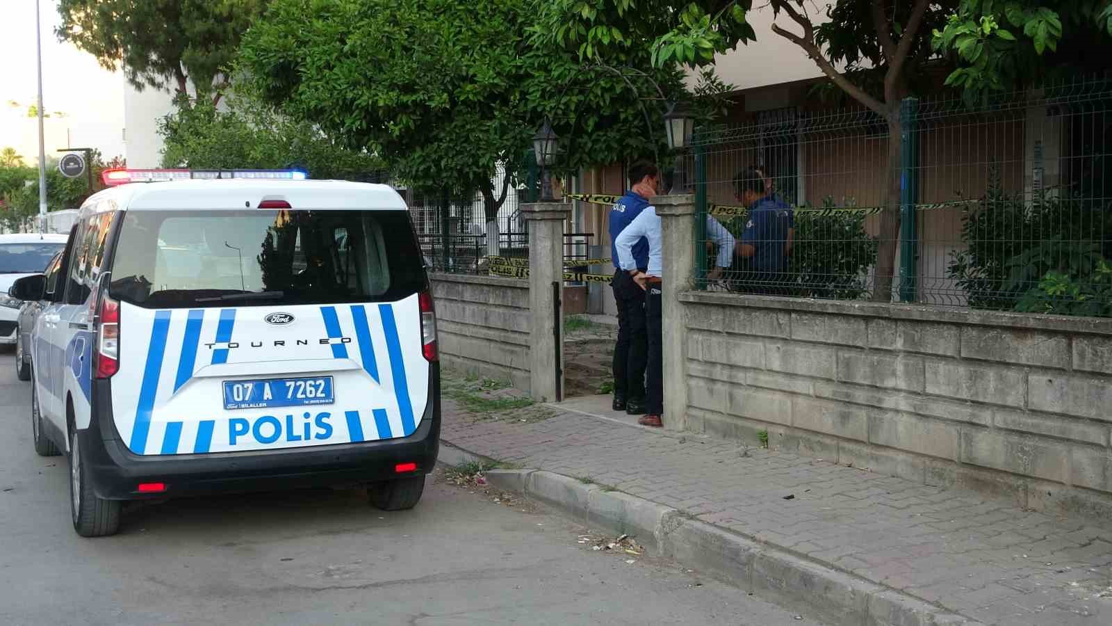 Rus turist bahçede ölü bulundu