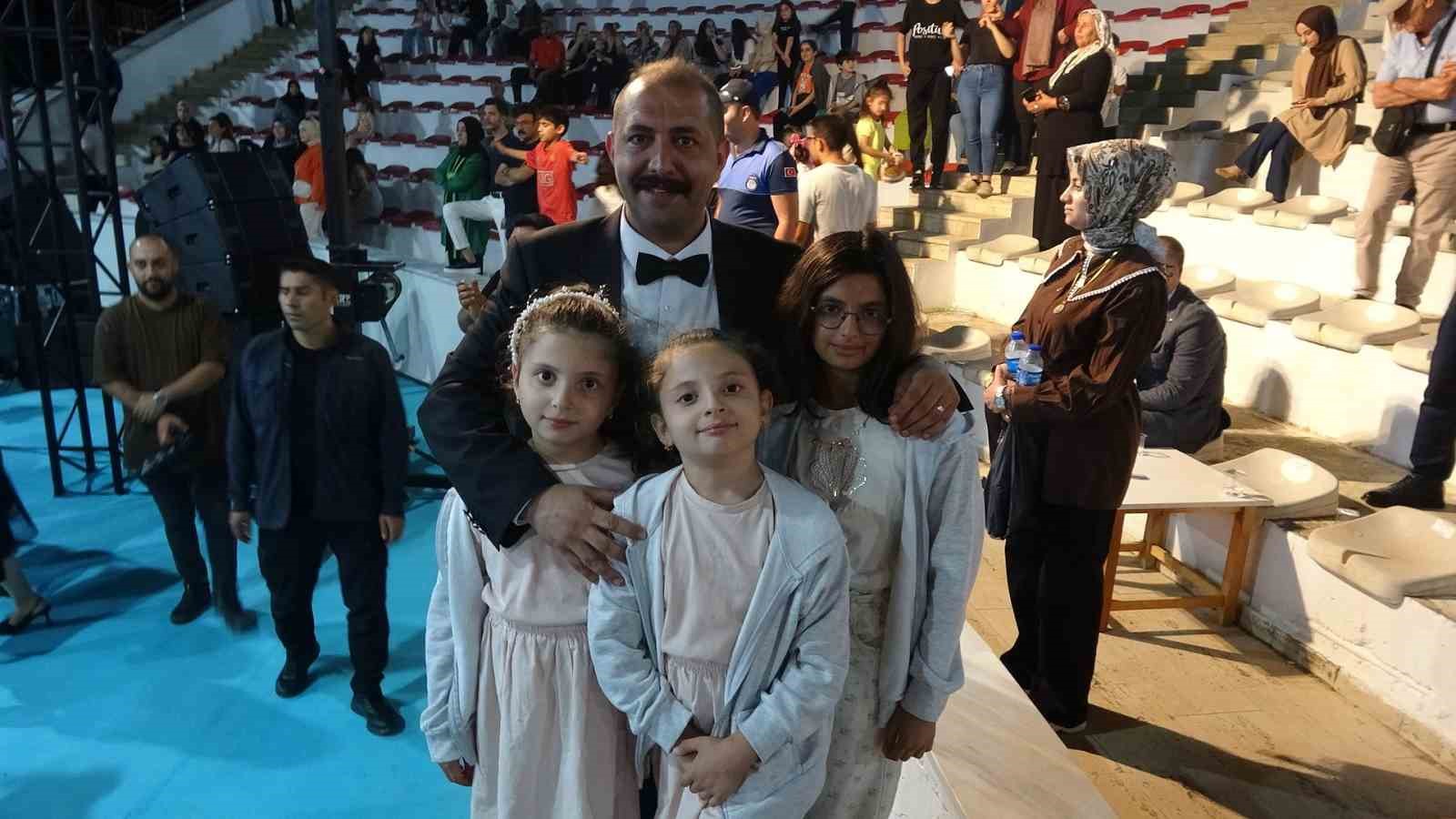 Kilis’te halk oyunları ve müzik şöleni