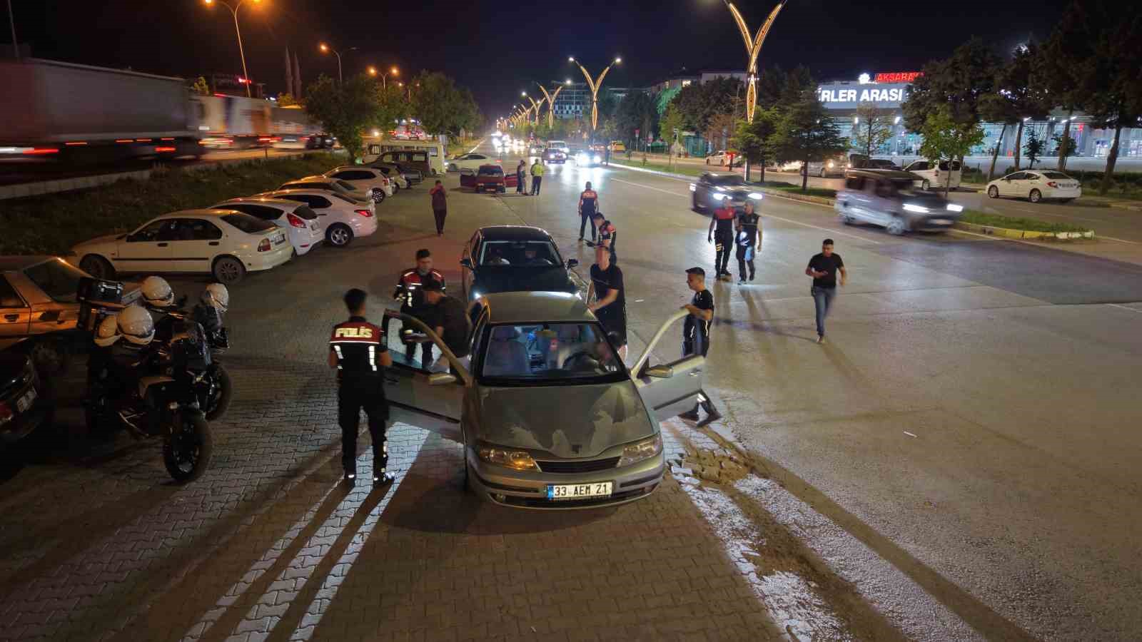 Aksaray sokaklarında şok uyulama