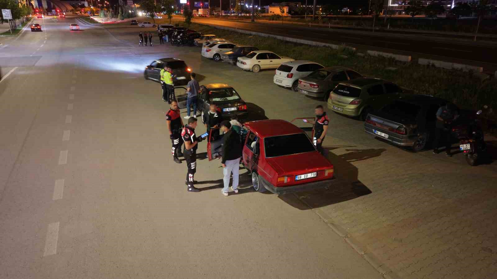 Aksaray sokaklarında şok uyulama