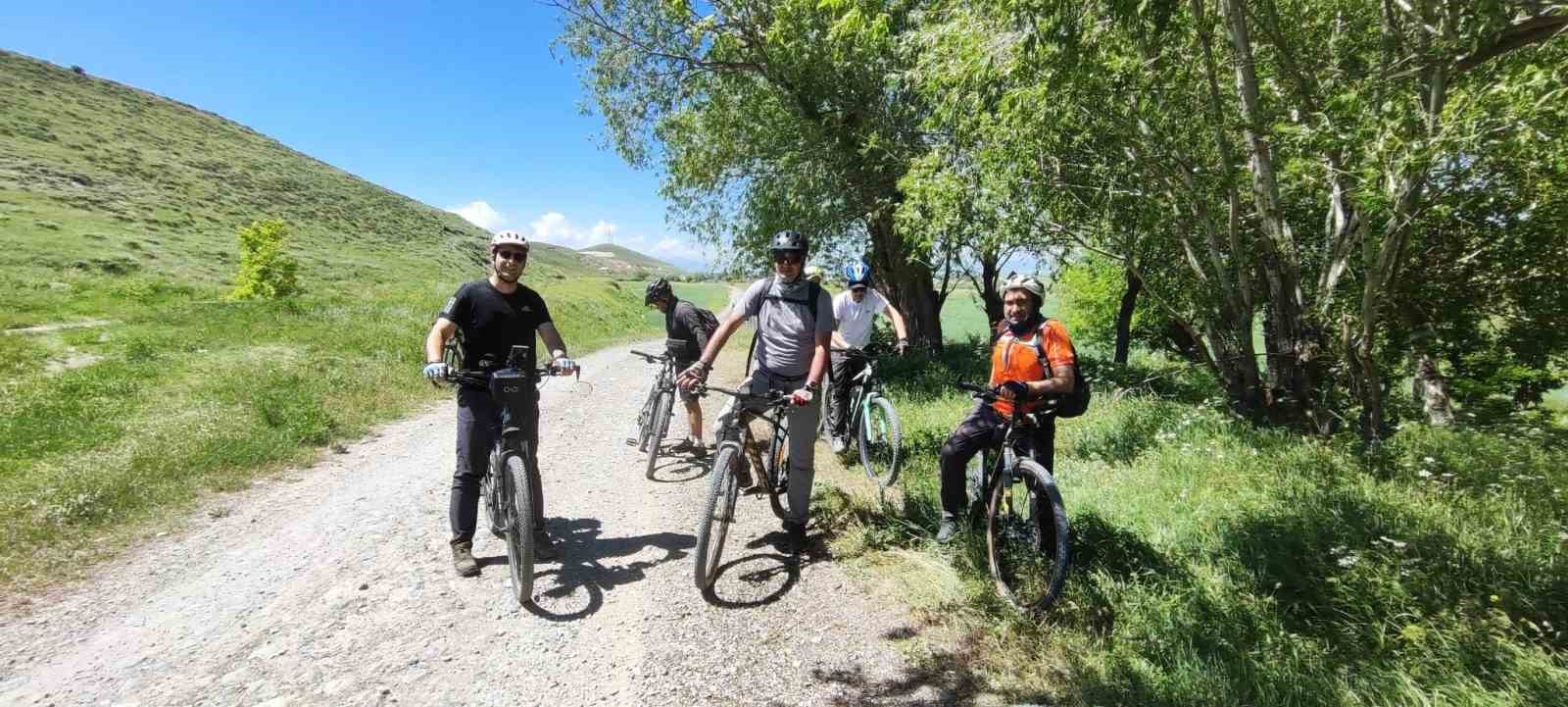 Erzurum’un "Demir Atlıları" yollara çıktı: Her hafta sonu yeni bir rota, yeni bir macera