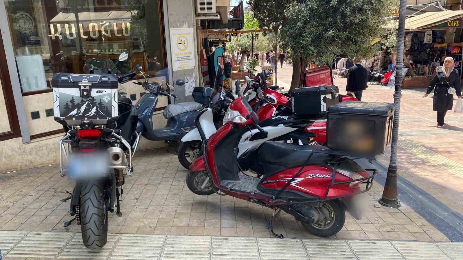 Yoğun trafikten kaçan vatandaşlar motosiklete yöneliyor