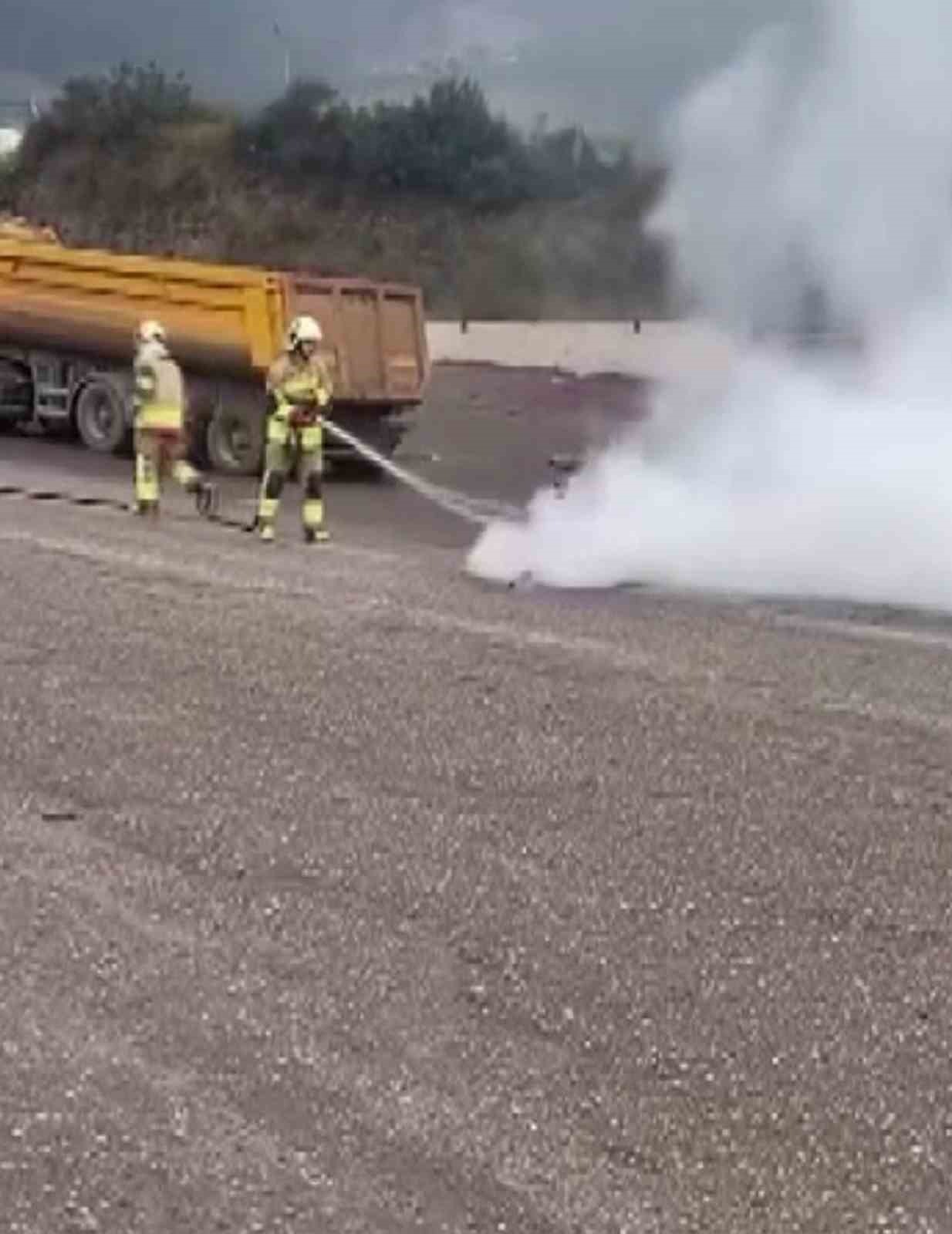Seyir halindeki motosiklet alevlere teslim oldu