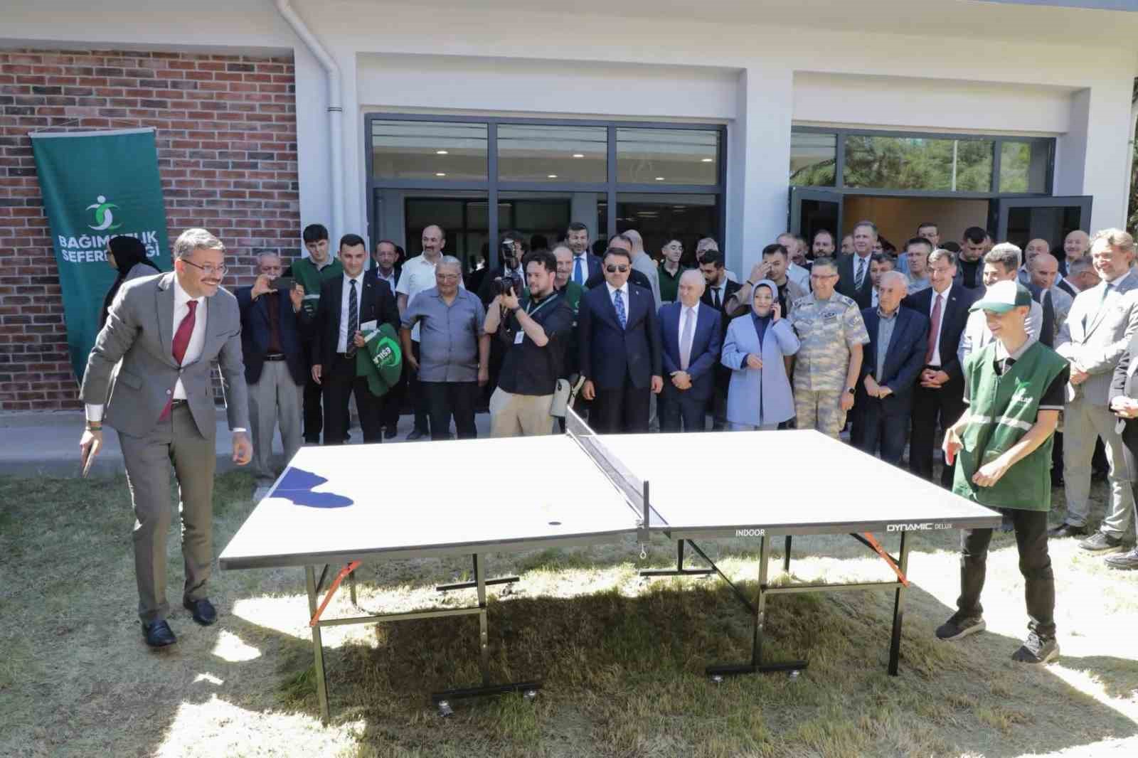 Kütahya Yeşilay Gençlik Merkezi ve Kafe1920 hizmete açıldı