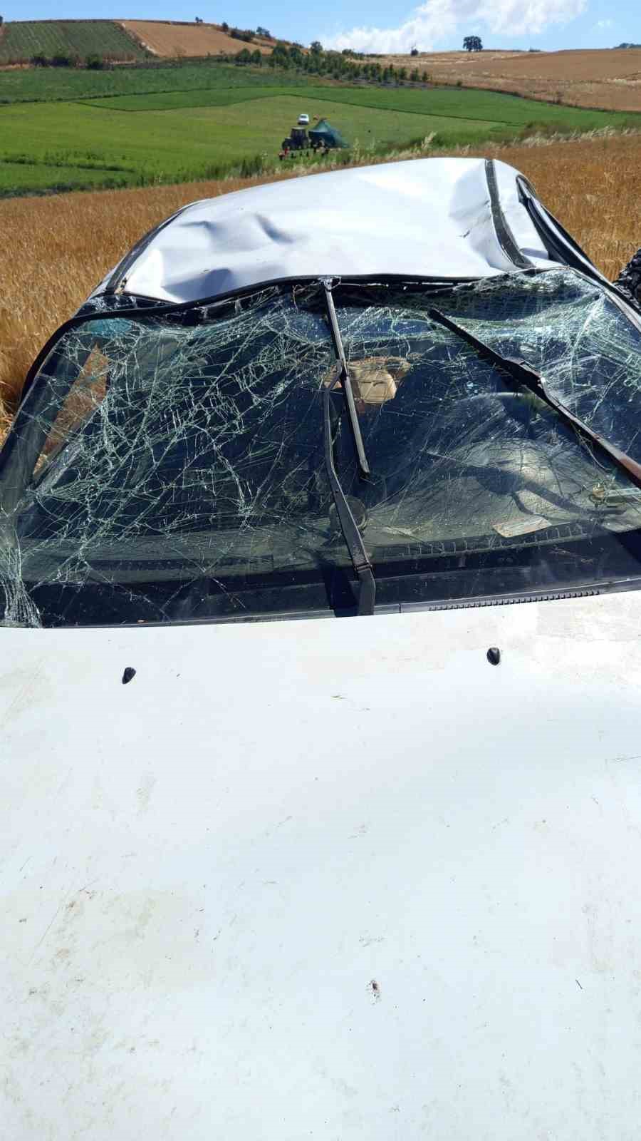 Gönen’de Trafik Kazası, araç yol kenarına savruldu, 5 kişi yaralandı