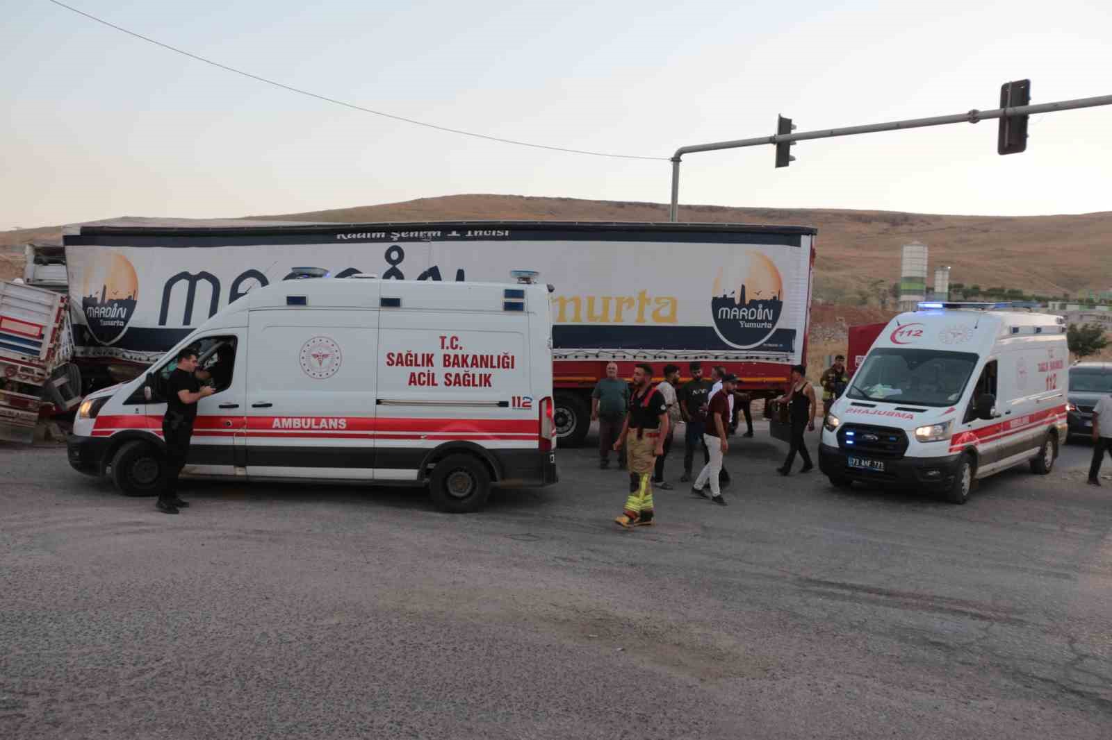 Şırnak’ta iki tır çarpıştı: 2 yaralı
