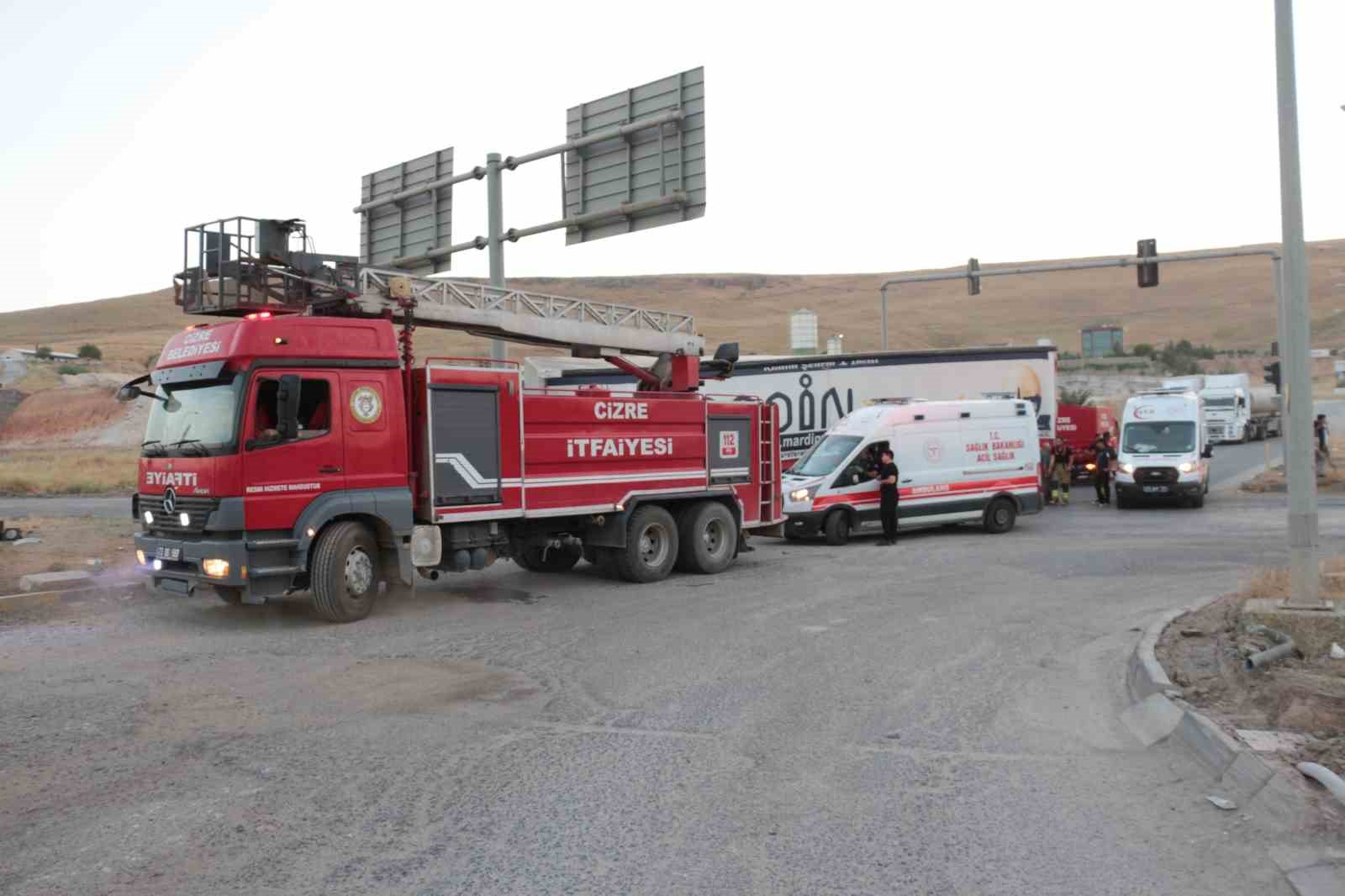 Şırnak’ta iki tır çarpıştı: 2 yaralı