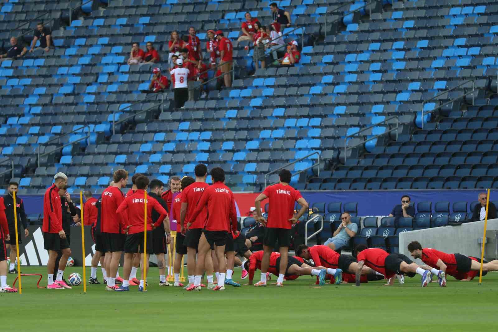 A Milli Futbol Takımı, Los Angeles’taki ilk antrenmanını yaptı