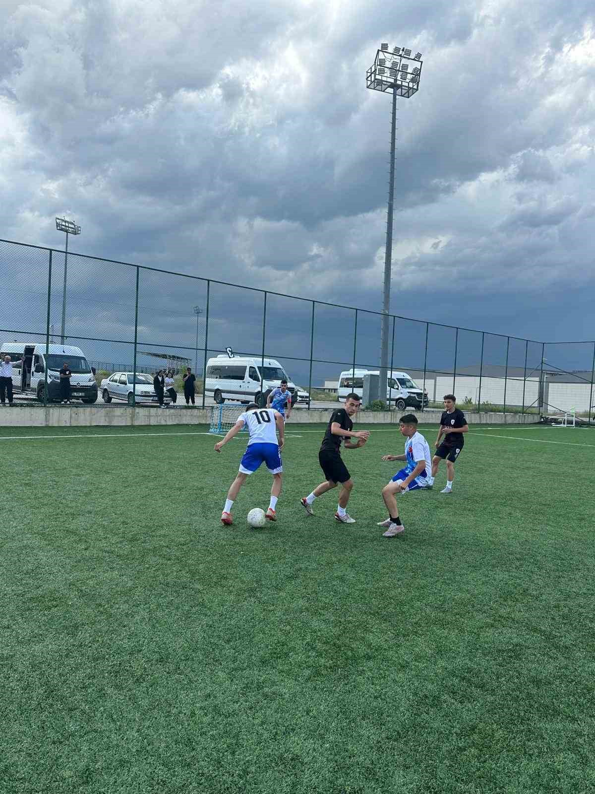 Sokaklar bizim futbol turnuvası başladı