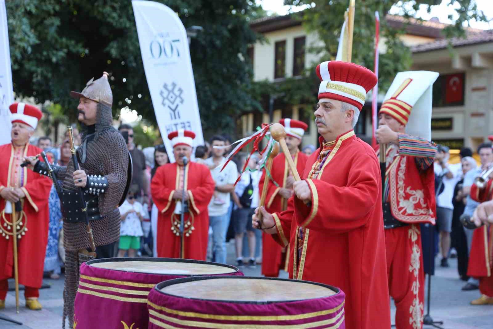 Mehter sesleri bu kez Gazi Orhan Parkı’nda yükseldi