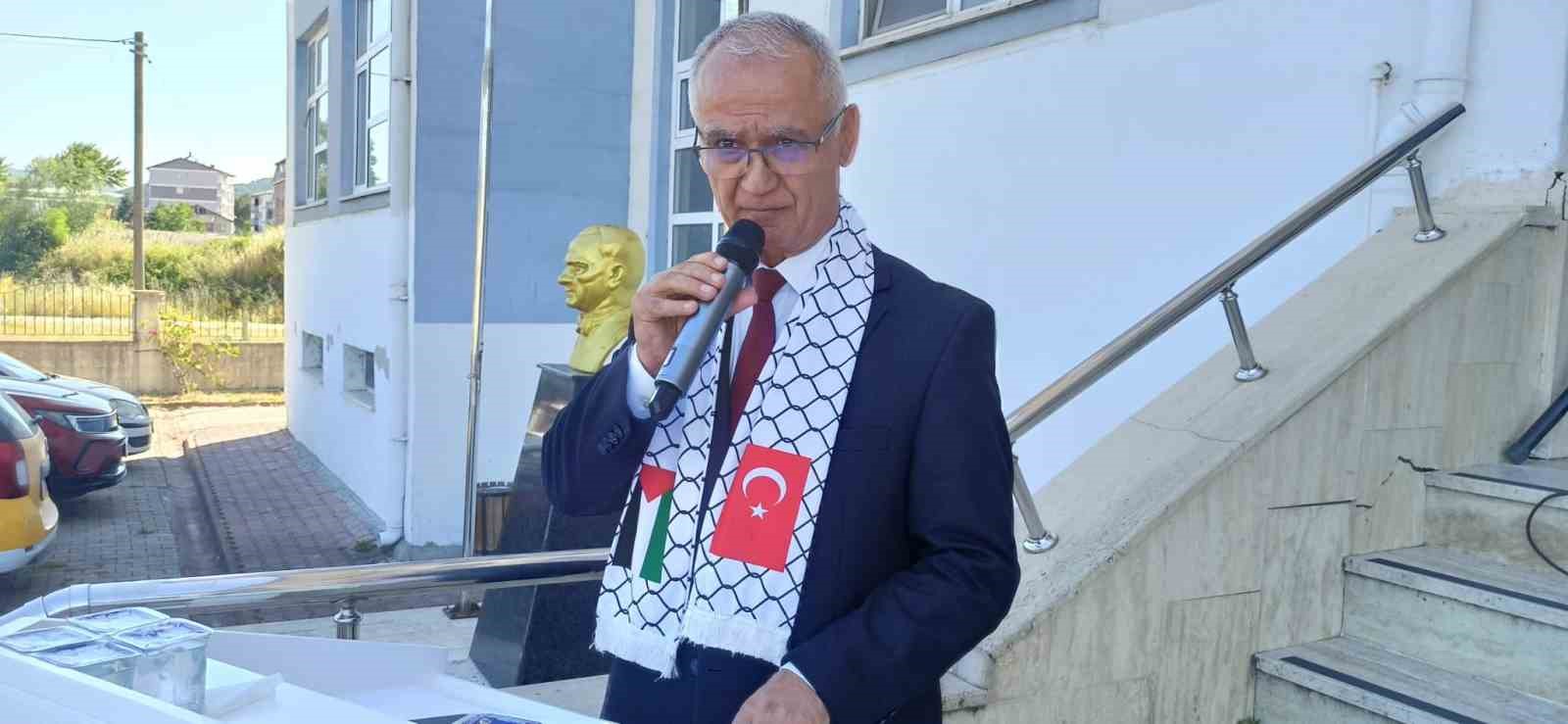 Devrek’te İmam Hatiplilerden mezuniyet sevinci