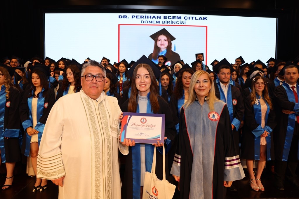 BEUN’da genç doktorlar meslek hayatına uğurlandı