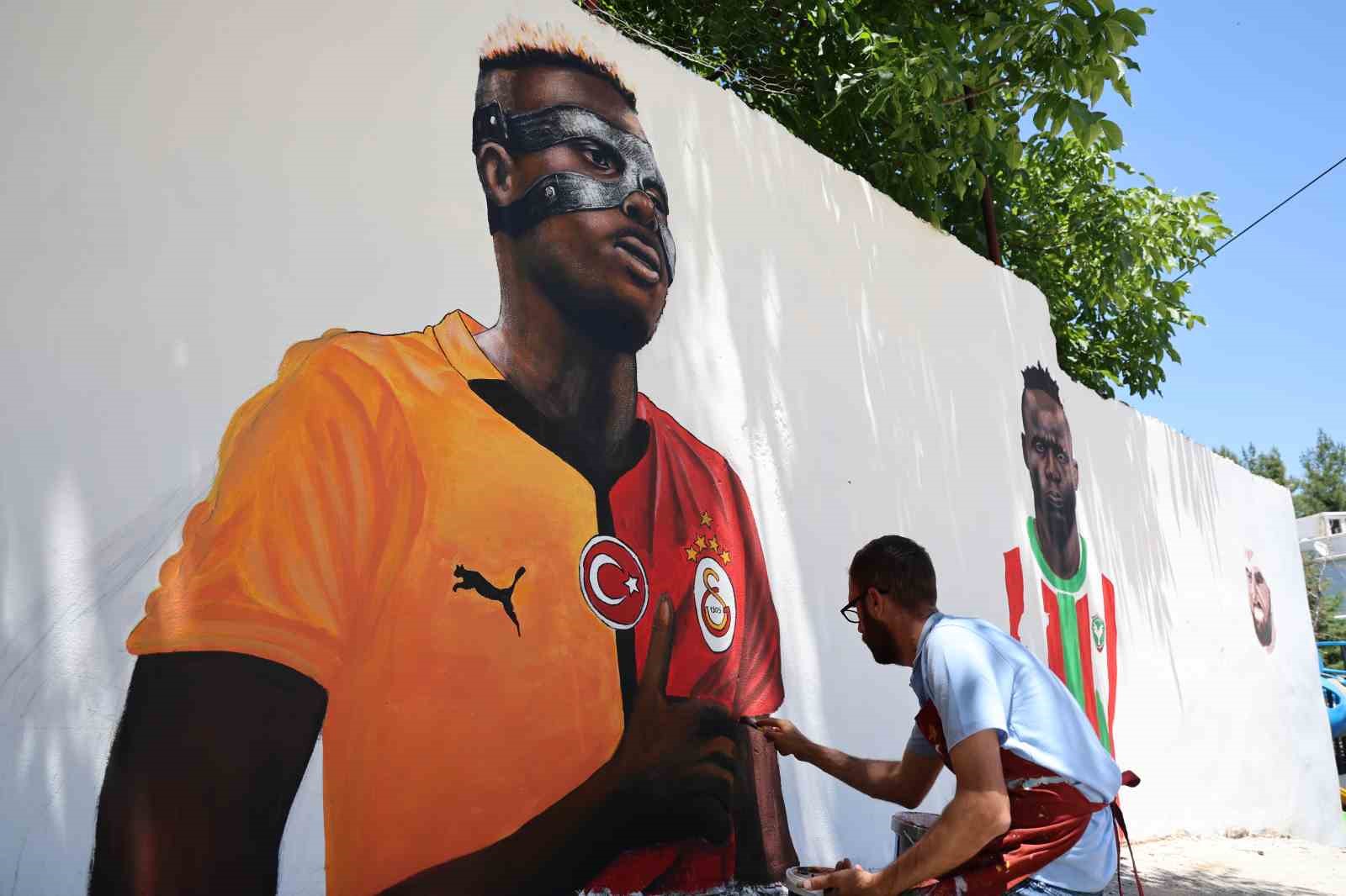 Osimhen, Asensio ve Diagne aynı sokakta buluştu