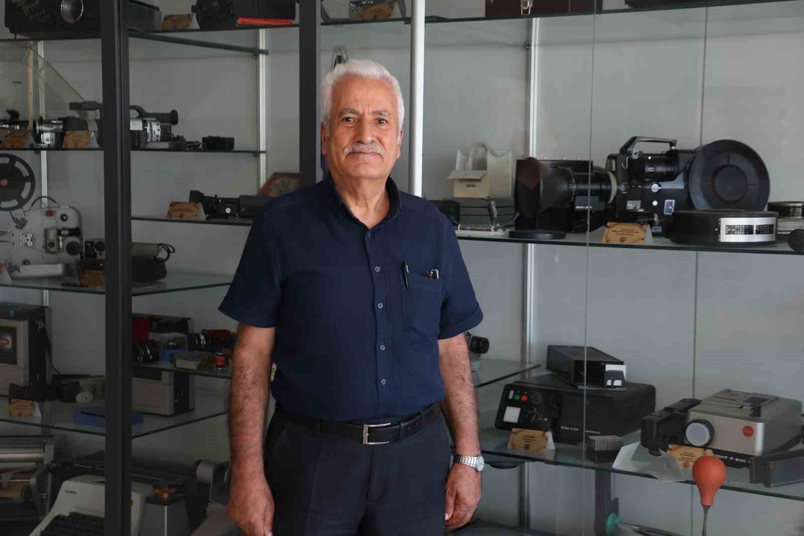 Hayatını öğrencilere adadı, fakülteye iletişim müzesi kurdu
