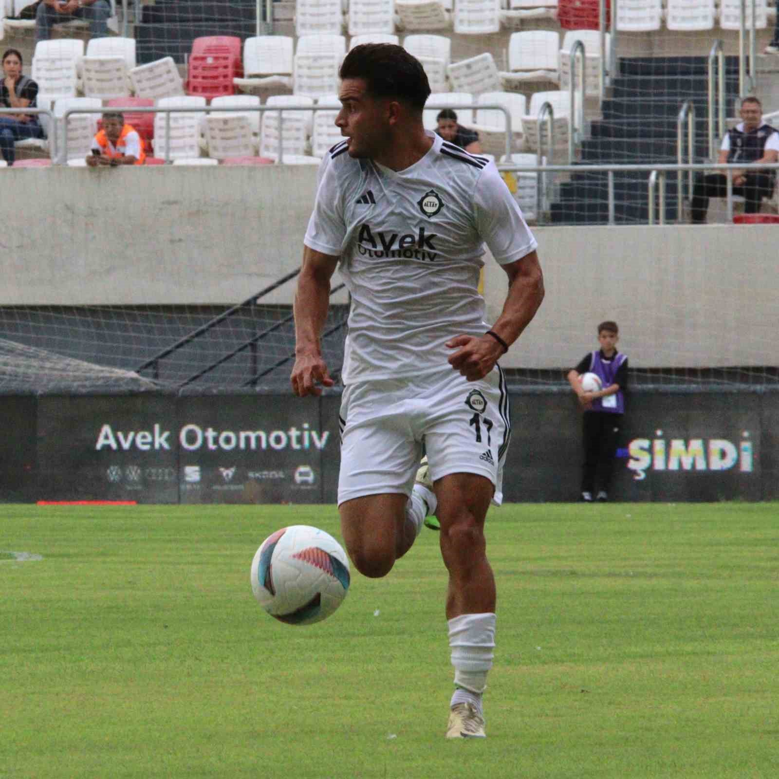 Altay’da Emre Tangeldi, sözleşmesini feshetti