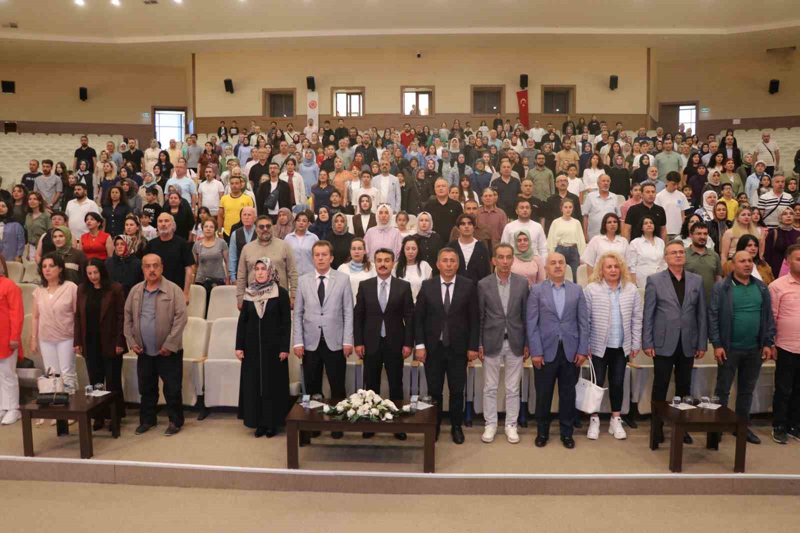 Sivas ve Mersin işbirliğinde folklorlar harmanlandı