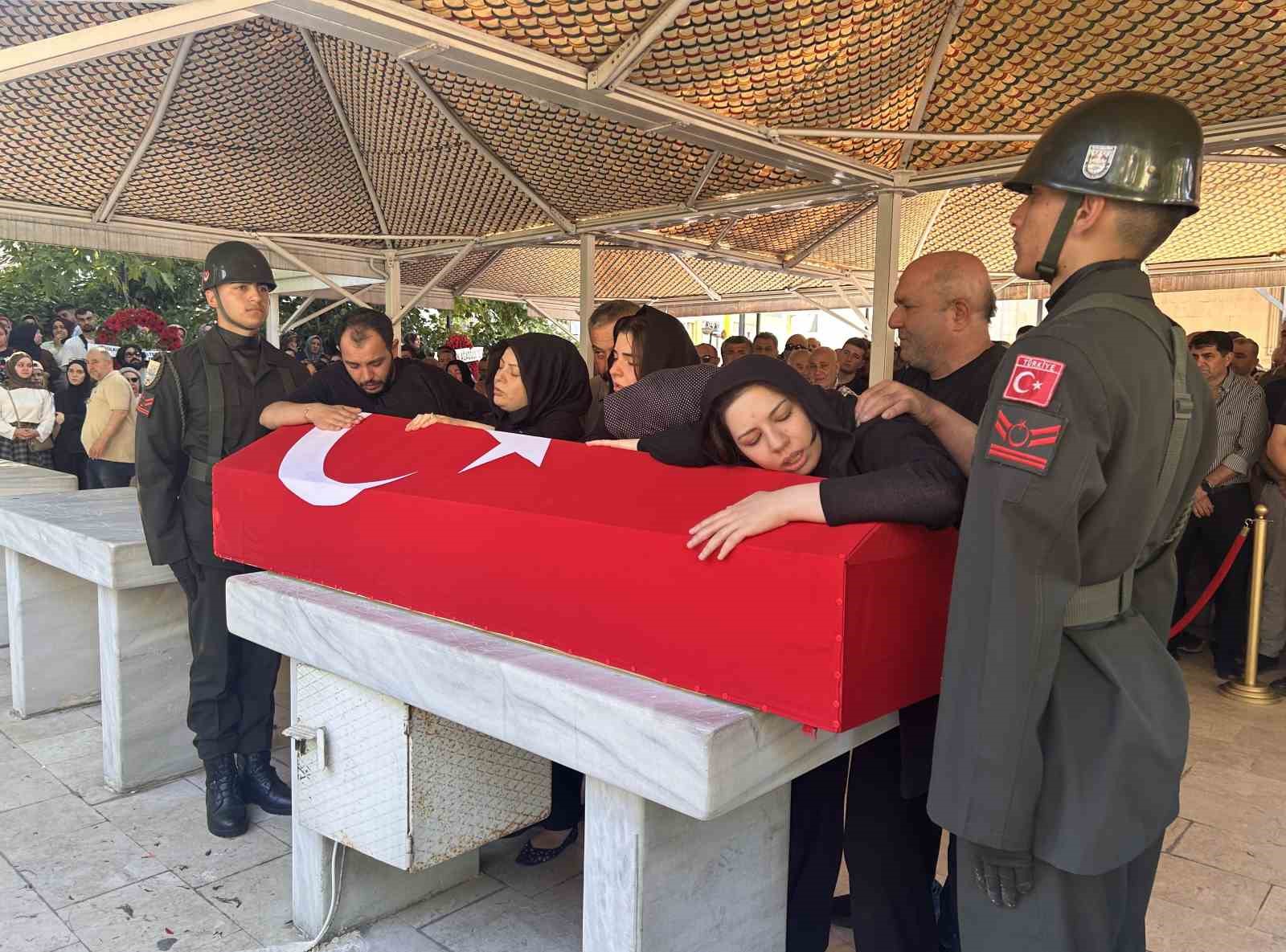 Birliğine dönerken kazada hayatını kaybetmişti, son yolculuğuna uğurlandı
