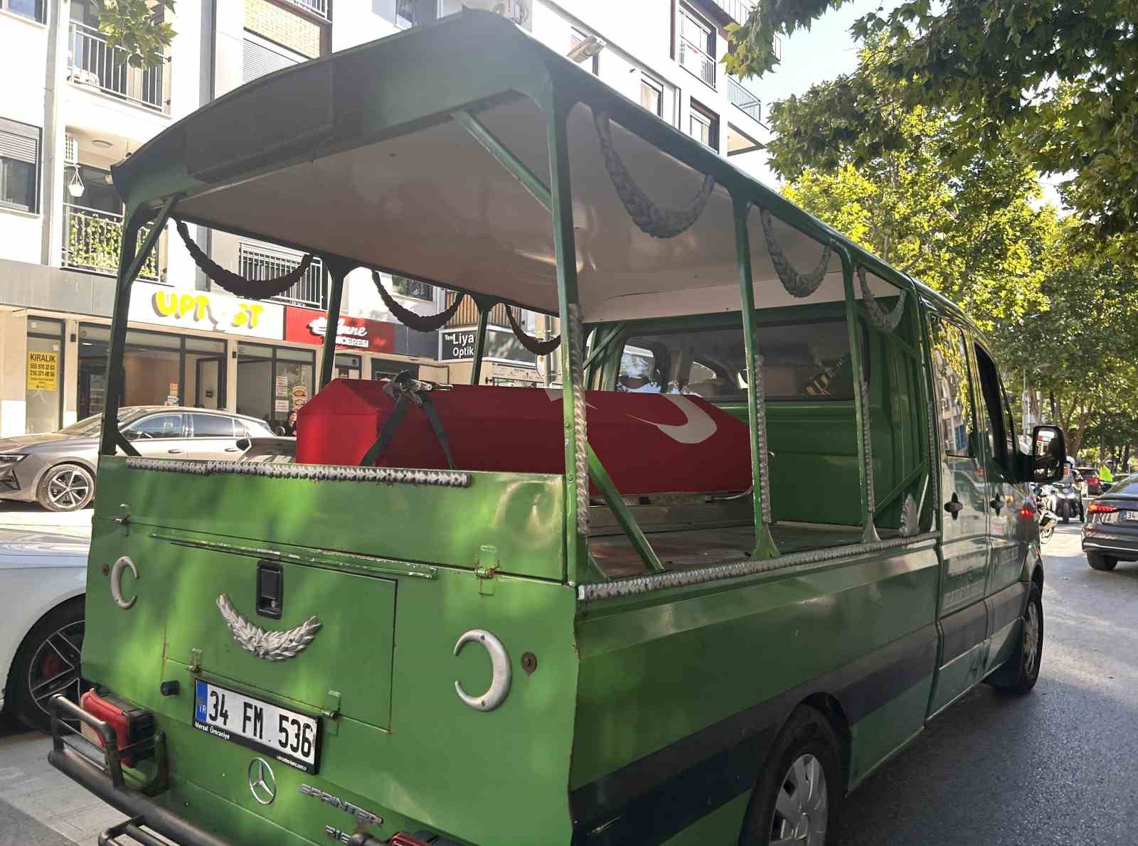 Birliğine dönerken kazada hayatını kaybetmişti, son yolculuğuna uğurlandı