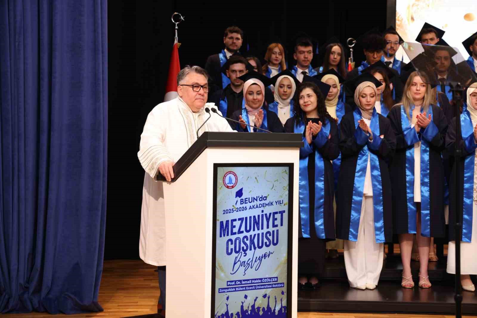 BEUN Diş Hekimliği Fakültesinde gurur günü: 106 genç diş hekimi geleceğe uğurlandı