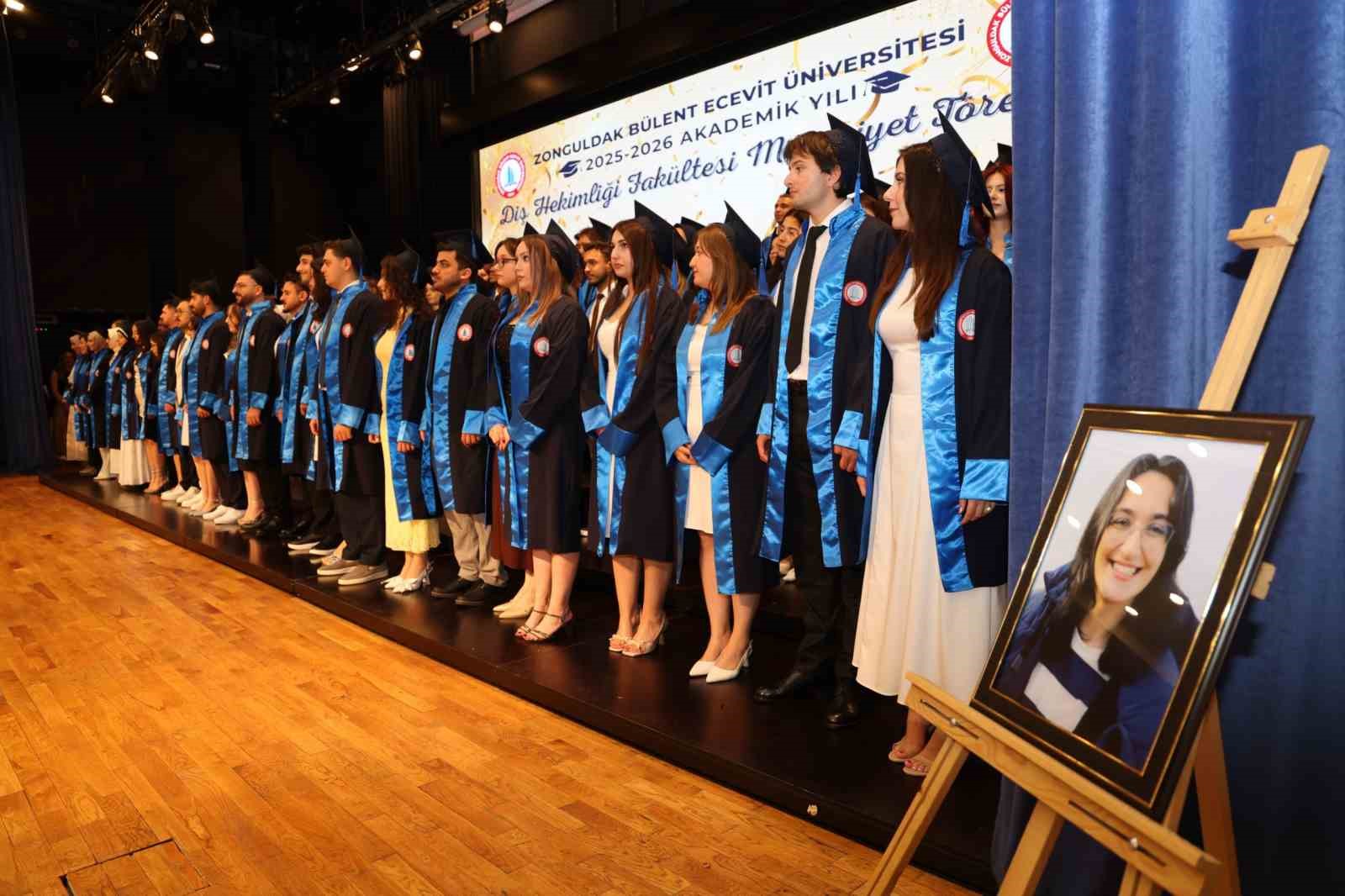 BEUN Diş Hekimliği Fakültesinde gurur günü: 106 genç diş hekimi geleceğe uğurlandı