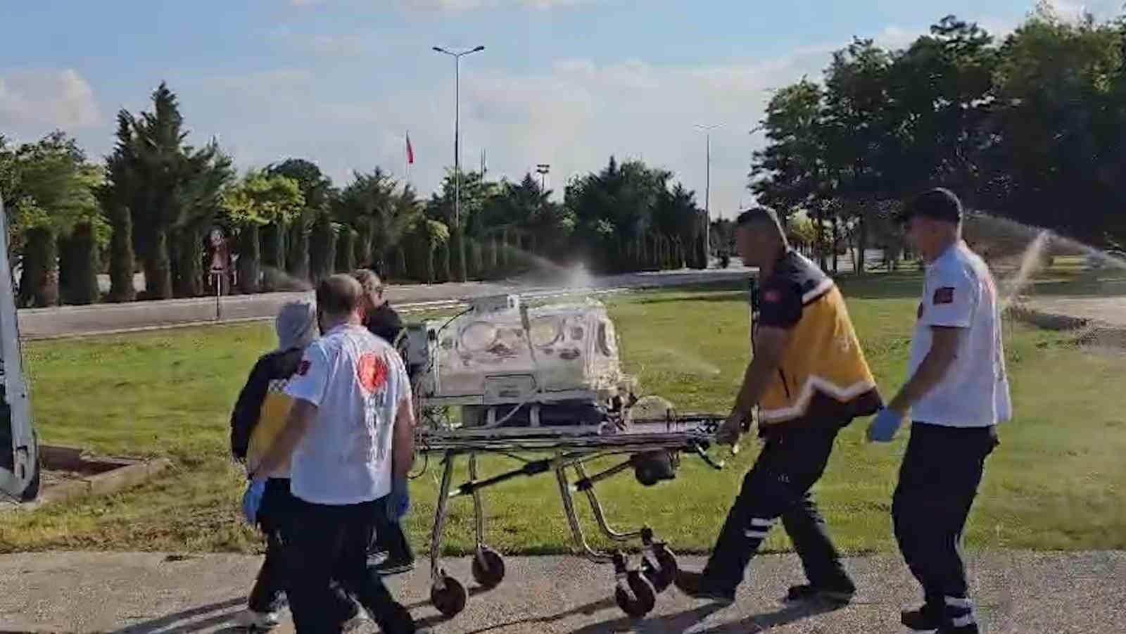 Prematüre ikizlerden biri helikopter ambulansla Niğde’ye nakledildi