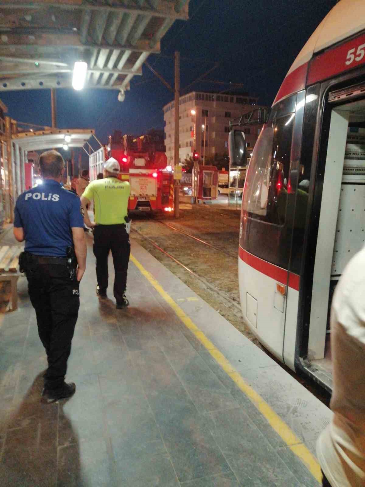 Tramvayda yangın paniği