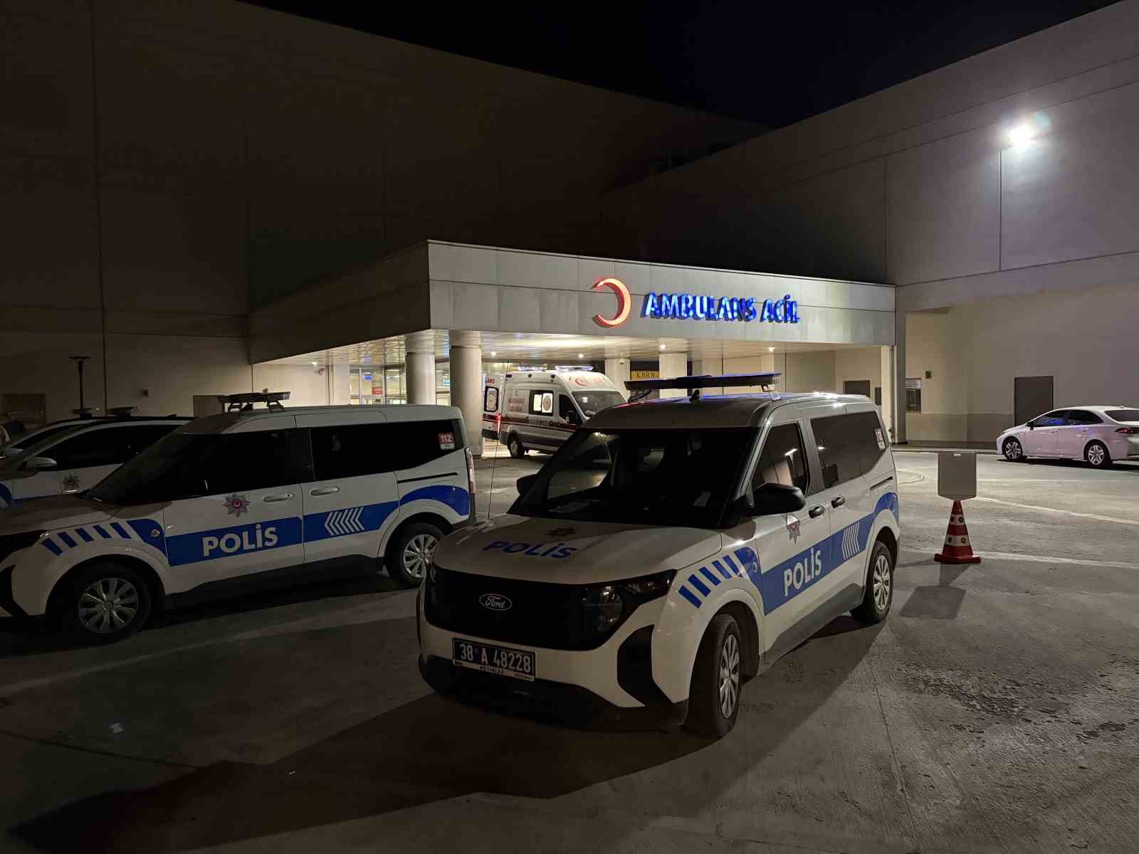 Kayseri’de 1 kişinin öldüğü, 2 kişinin de yaralandığı bıçaklı kavganın görüntüleri ortaya çıktı