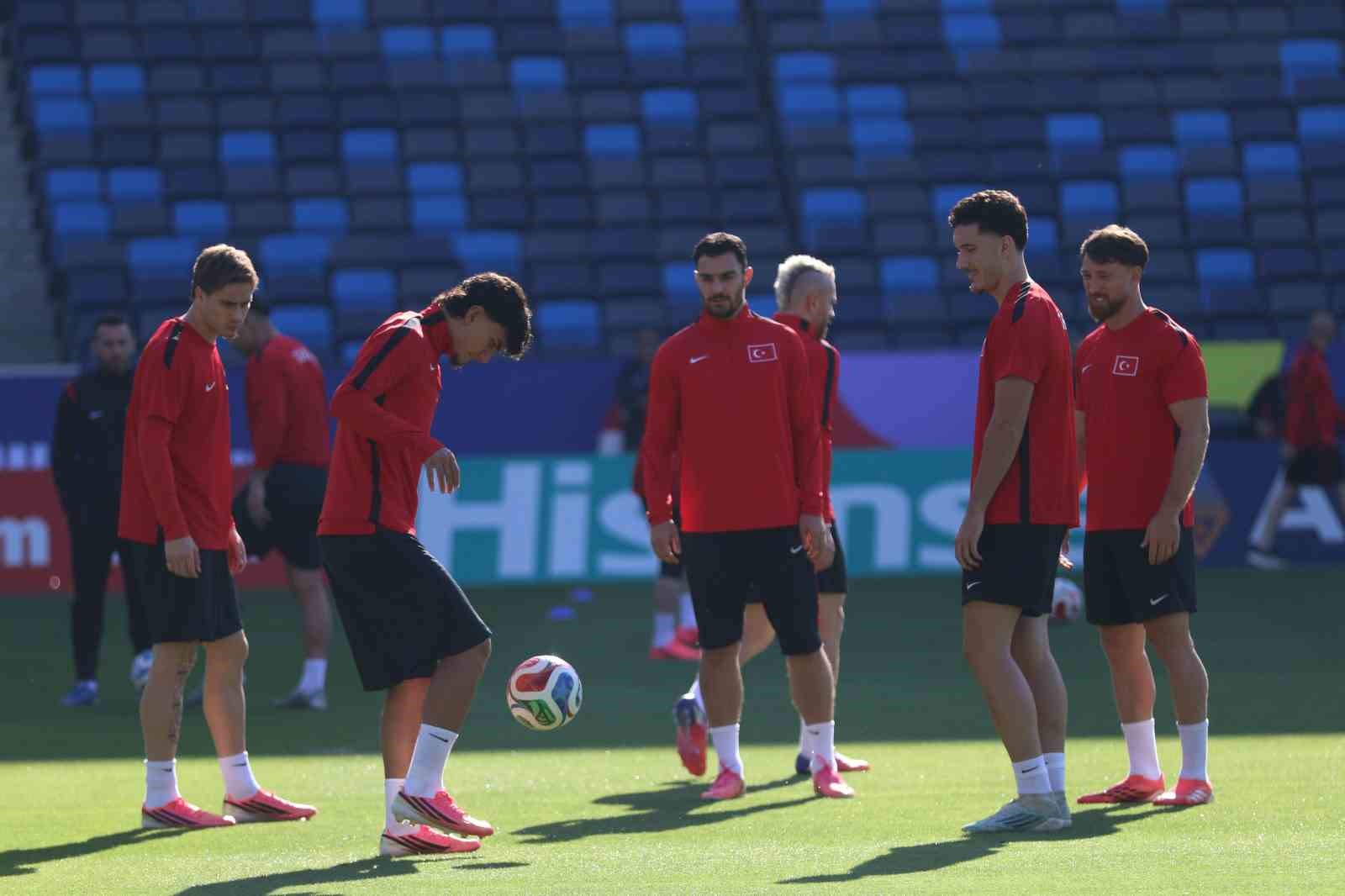 A Milli Futbol Takımı, ABD maçı hazırlıklarını tamamladı