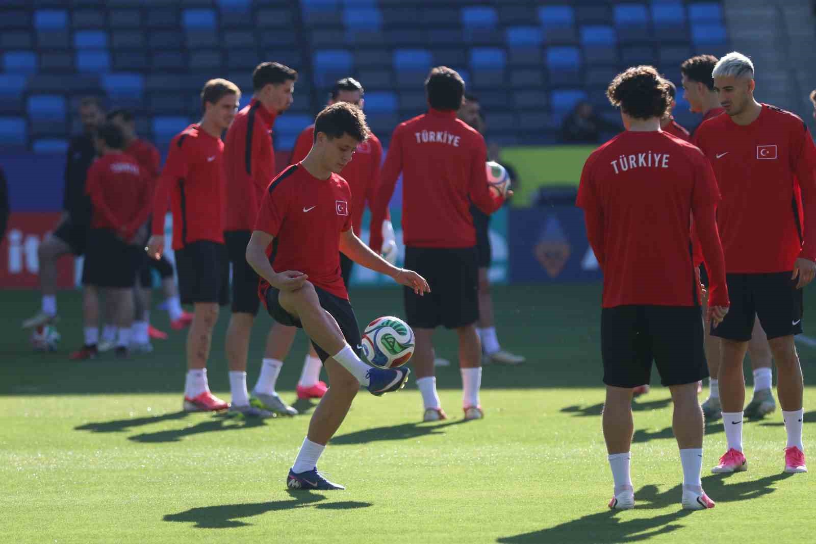 A Milli Futbol Takımı, ABD maçı hazırlıklarını tamamladı