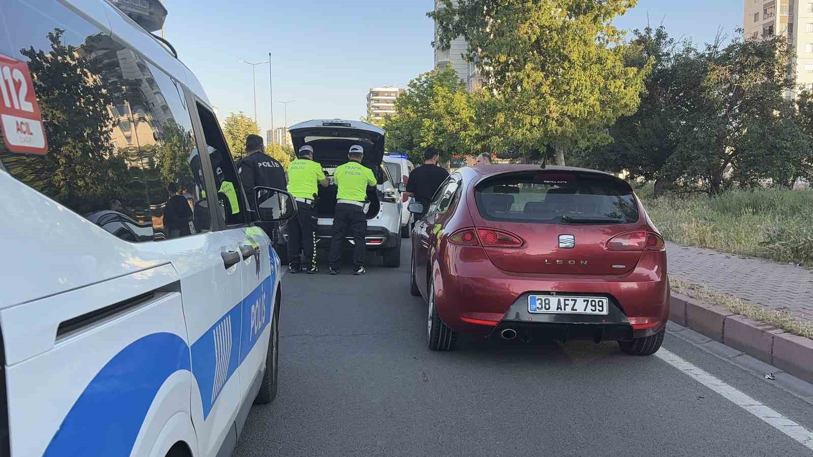 Şüphe üzerine durdurulan sürücü 1.06 promil alkollü çıktı