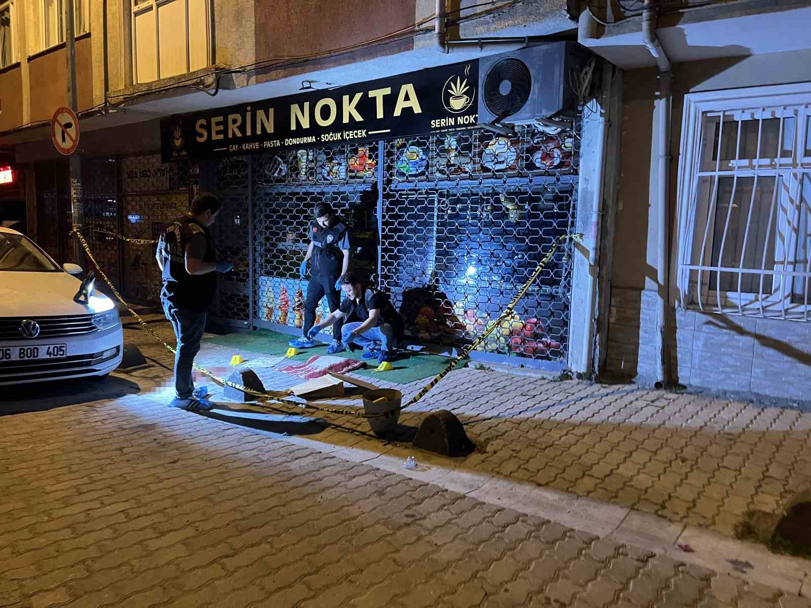 Küçükçekmece’de bıçaklı saldırı: 1 ağır yaralı