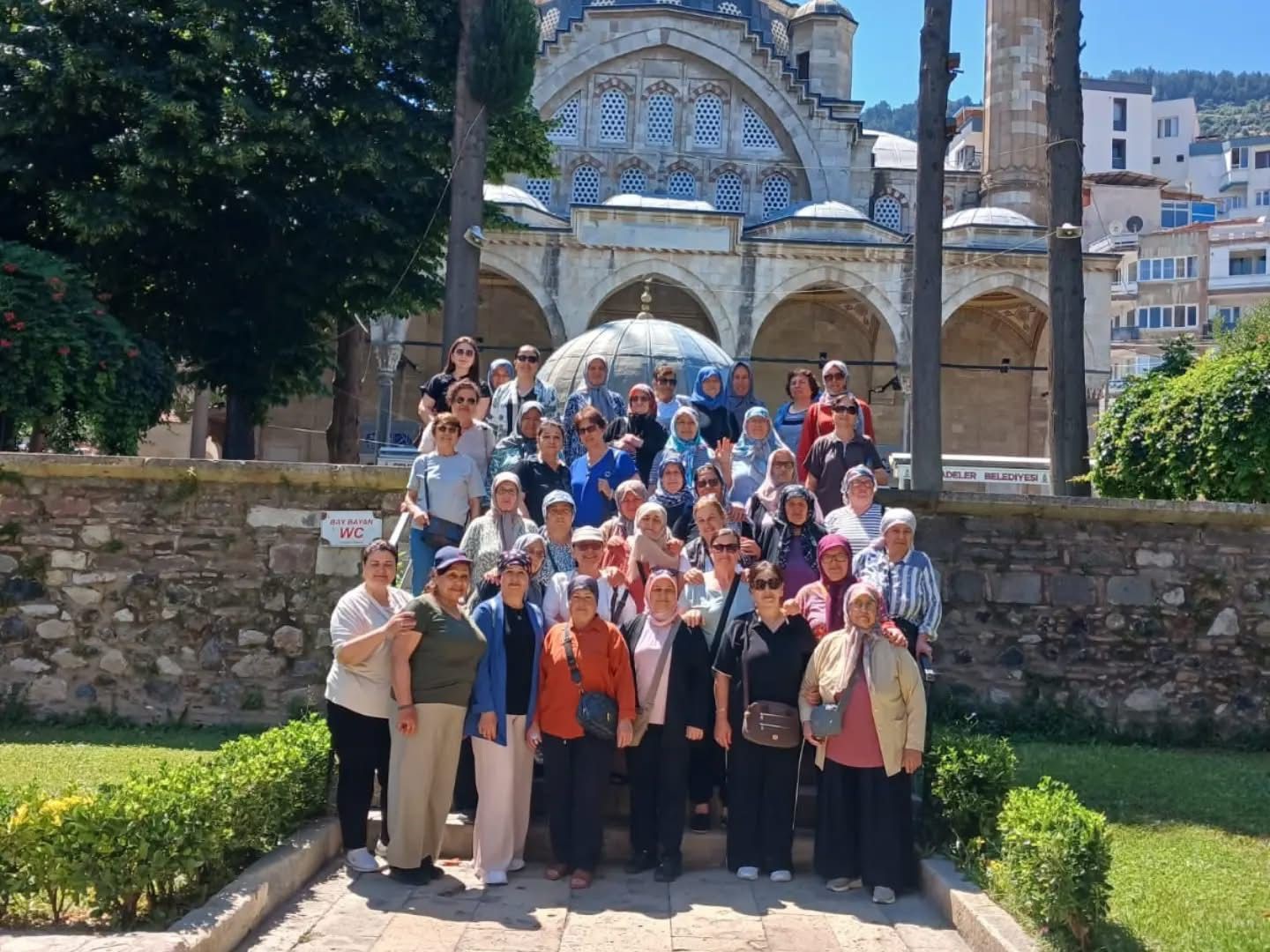 Sarıgöllü kadınlar Manisa’da tarih ve kültür yolculuğuna çıktı