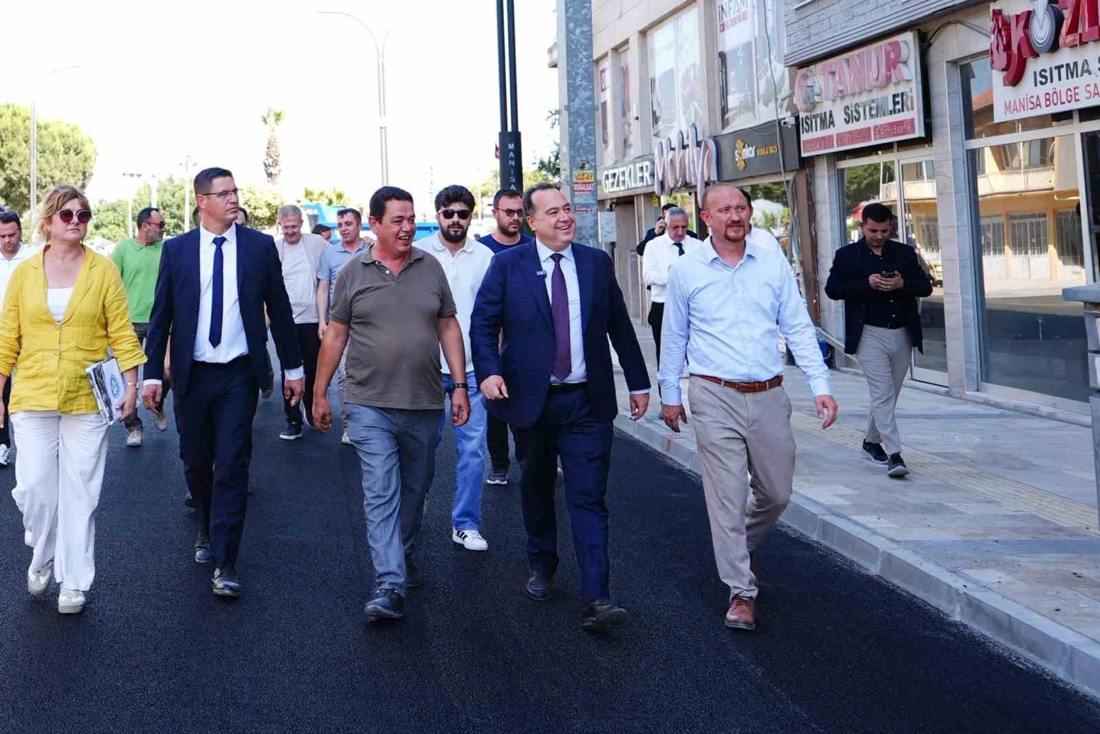 Altyapısı yenilenen caddede sıcak asfalt çalışmaları başladı