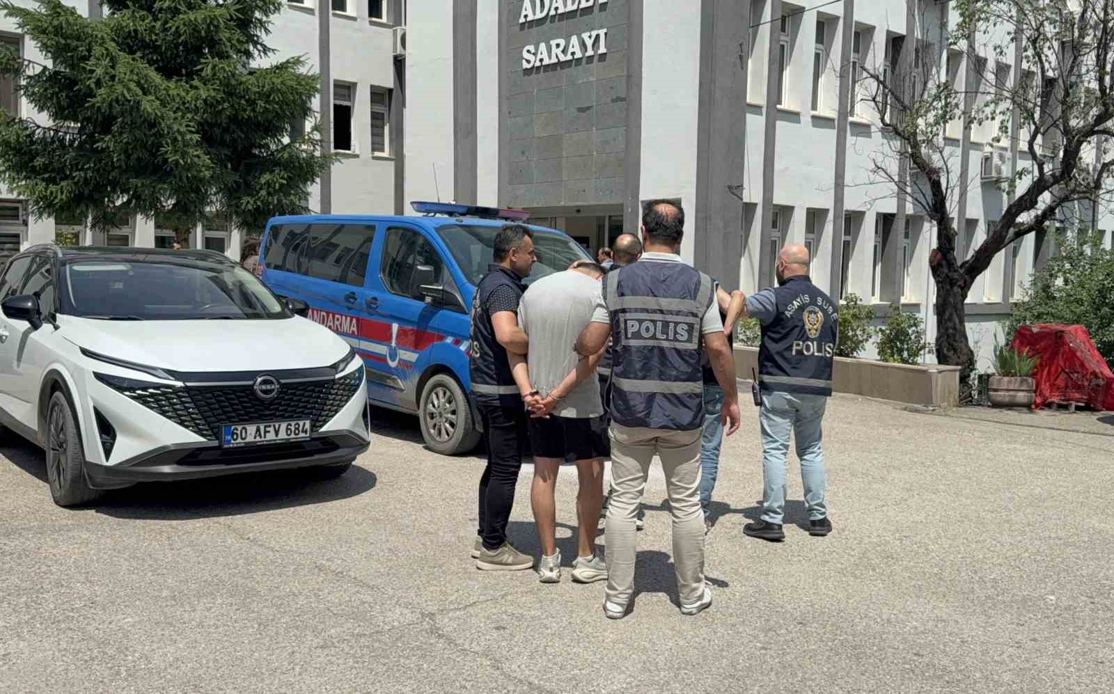 "MİT" personeli yalanıyla yaşlı kadını dolandıran 2 şüpheli tutuklandı