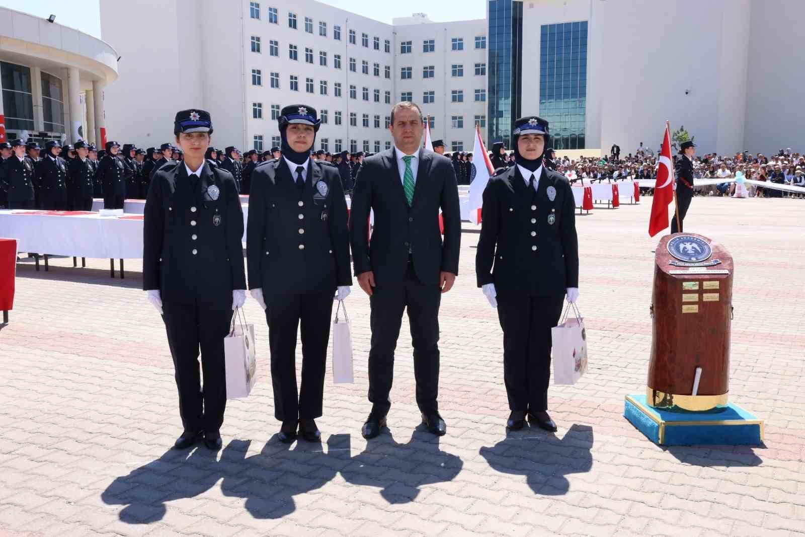Akyurt Polis Meslek Yüksekokulu’nda mezuniyet coşkusu