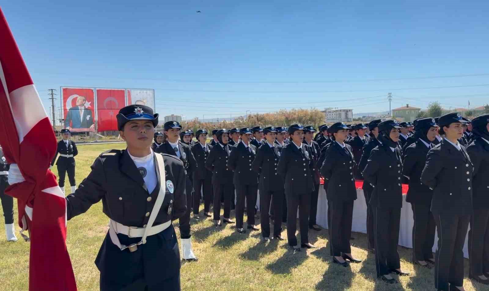 Aksaray POMEM’de 485 kadın polis adayı mezun oldu