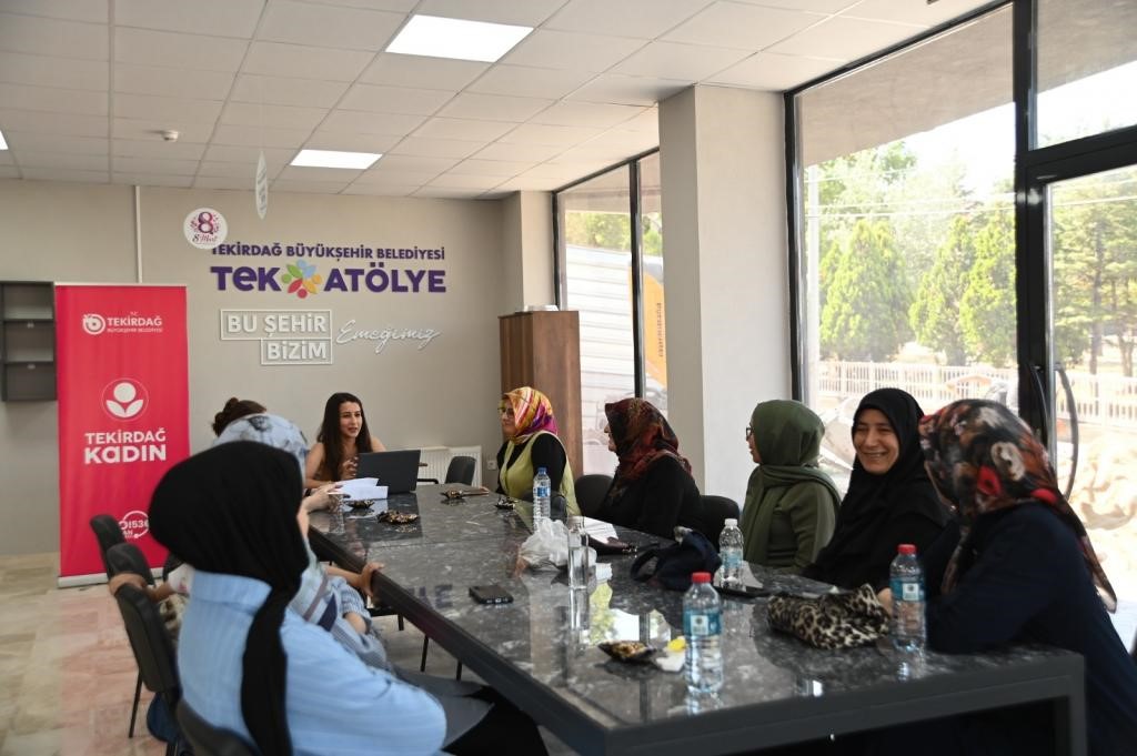 Çerkezköy’de kadınlara aile içi iletişim semineri verildi