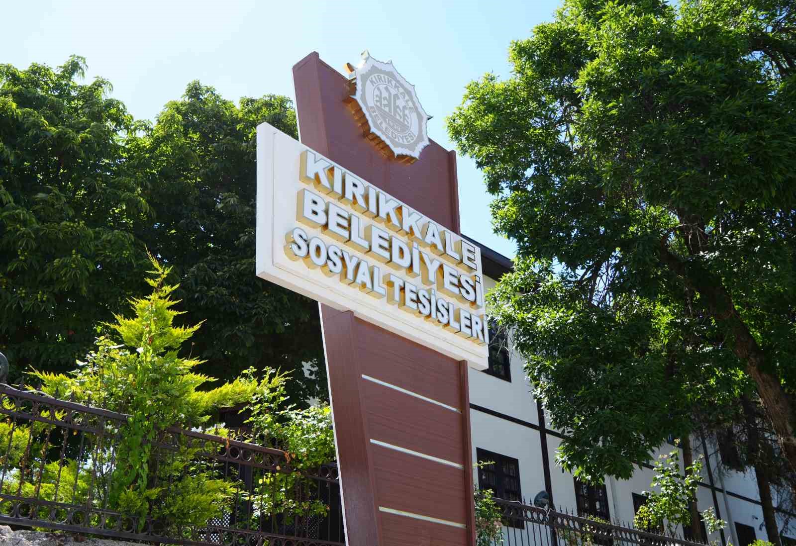 Belediye başkanı, makam odasının da yer aldığı binayı sosyal tesise dönüştürdü