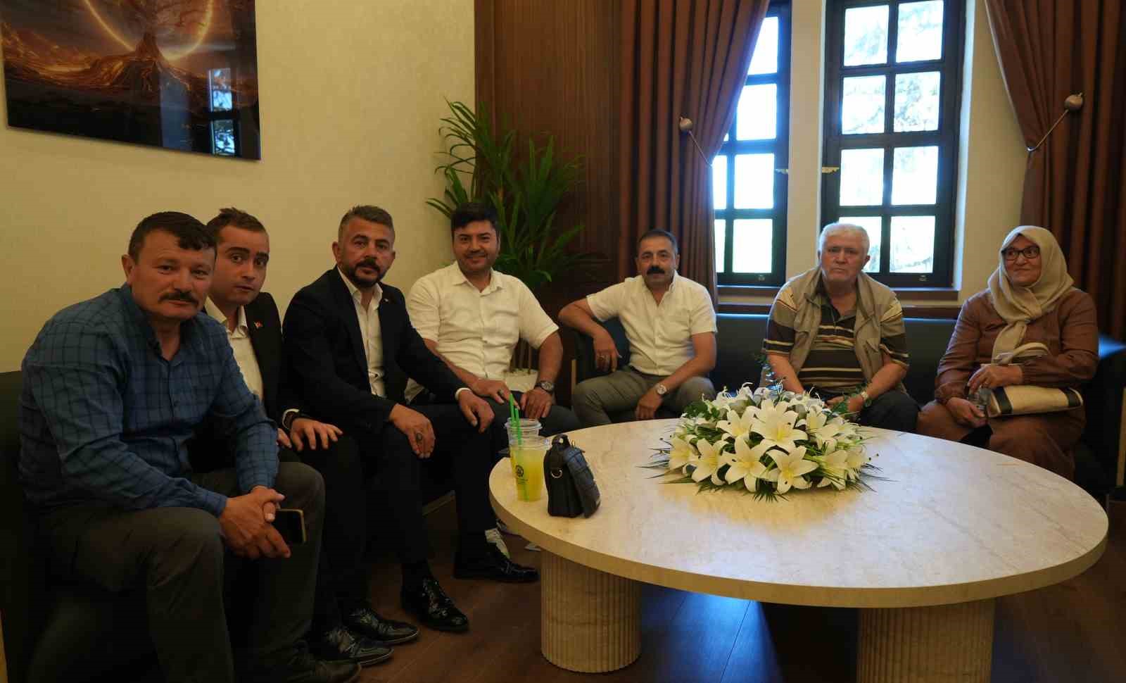 Belediye başkanı, makam odasının da yer aldığı binayı sosyal tesise dönüştürdü