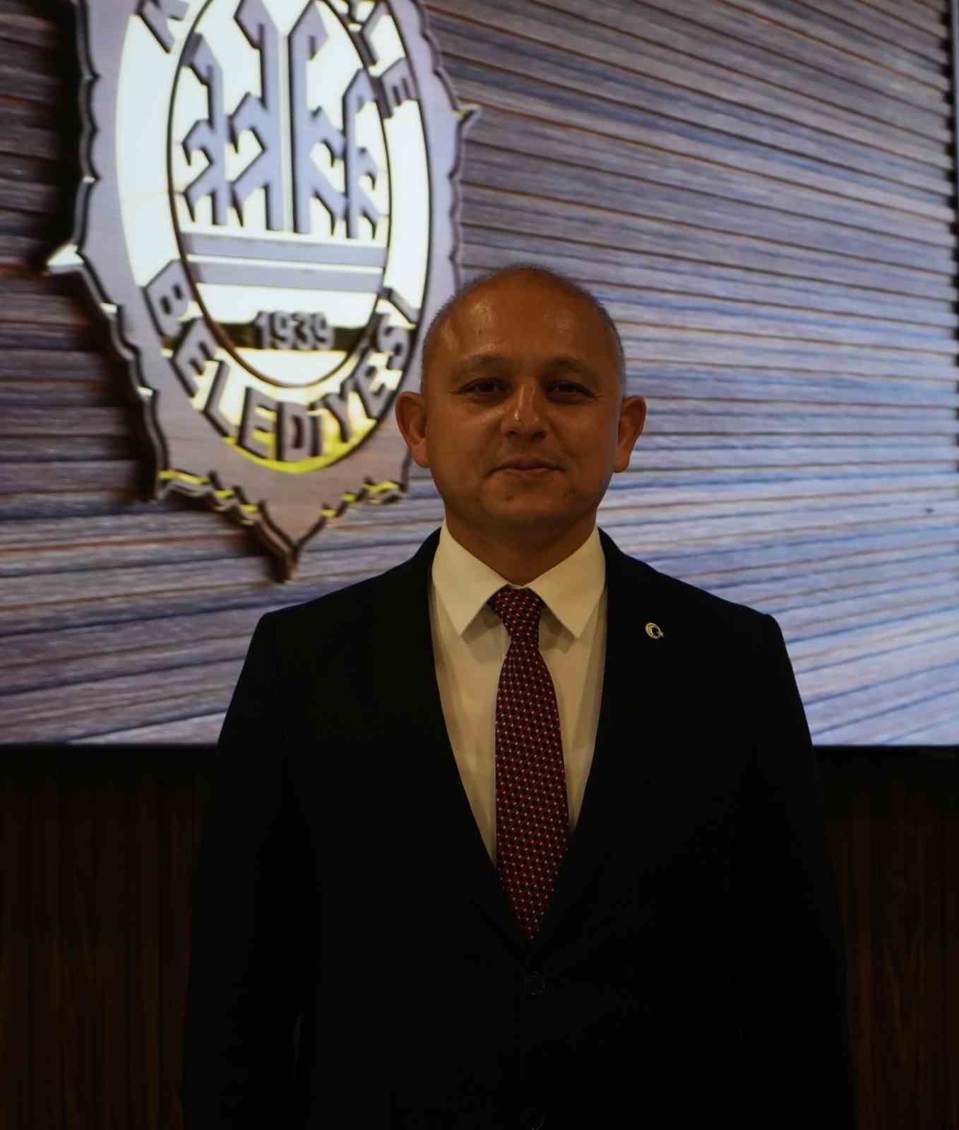 Belediye başkanı, makam odasının da yer aldığı binayı sosyal tesise dönüştürdü