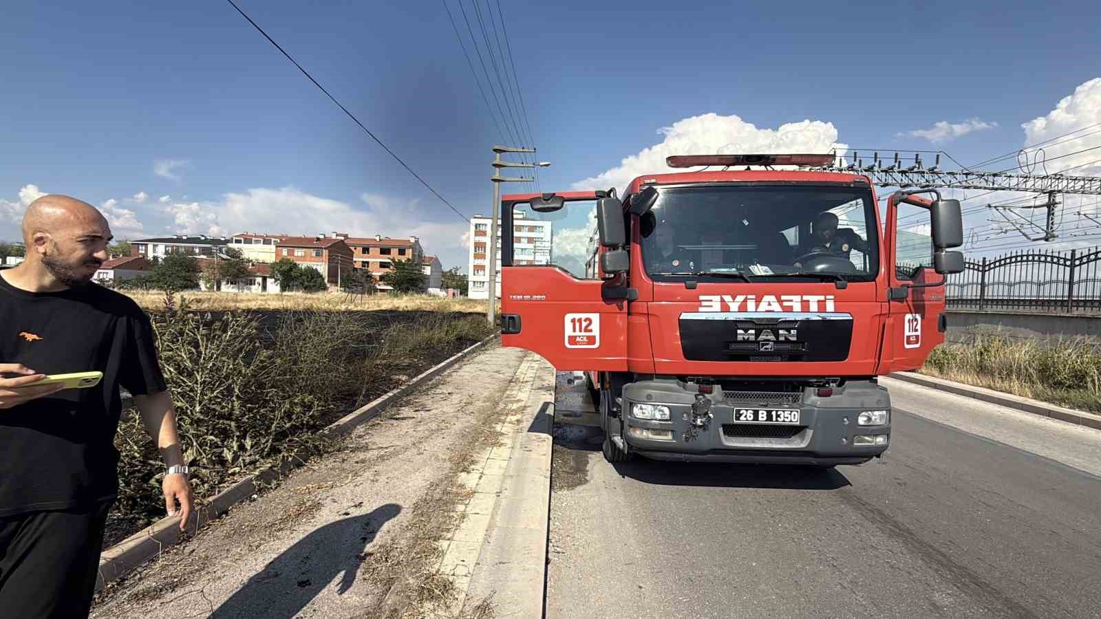 YHT hattına metreler kala çıkan yangın kontrol altına alındı