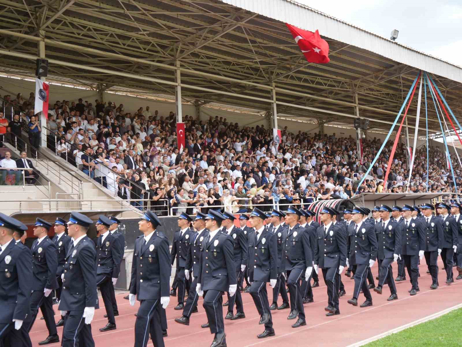Kastamonu’da eğitimlerini tamamlayan 479 polis adayı törenle mezun oldu