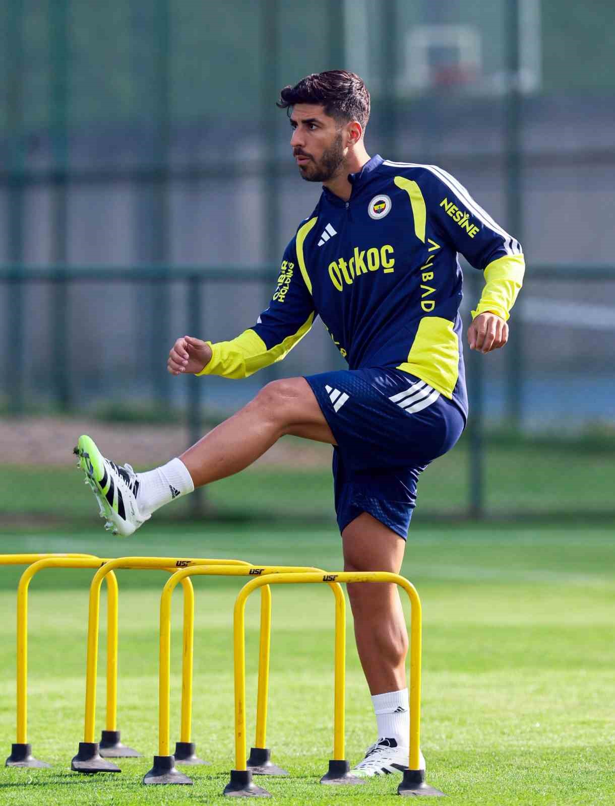 Fenerbahçe, günü çift antrenmanla tamamladı