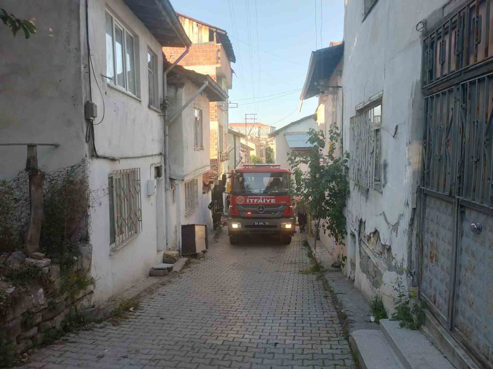 Samsun Vezirköprü’de ev yangını: 1 ağır yaralı
