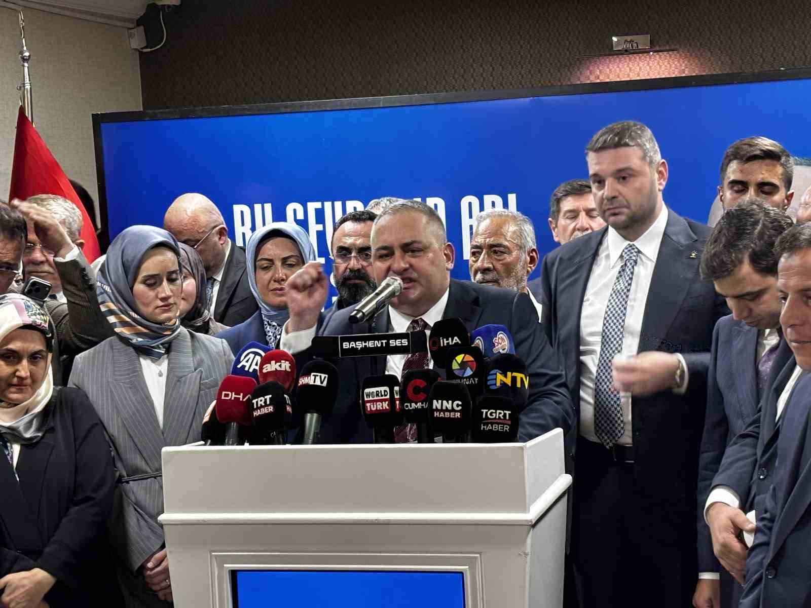 AK Parti’ye geçen Keçiören Belediye Başkanı Özarslan: "Nasıl geçmişte kapılarımız sonuna kadar herkese açıksa bundan sonra da açık olacak"