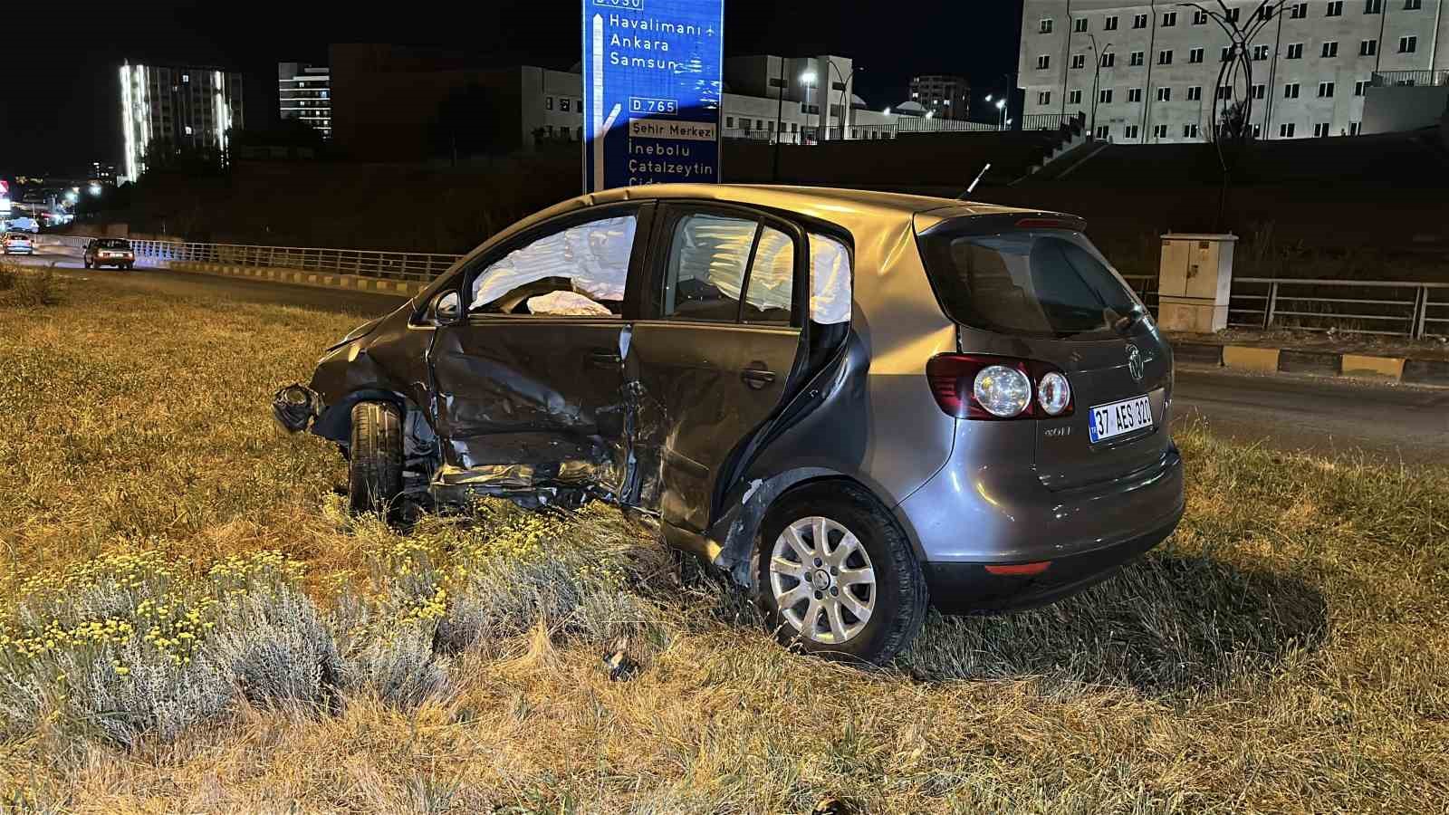 Kastamonu’da iki otomobil çarpıştı: 4 yaralı