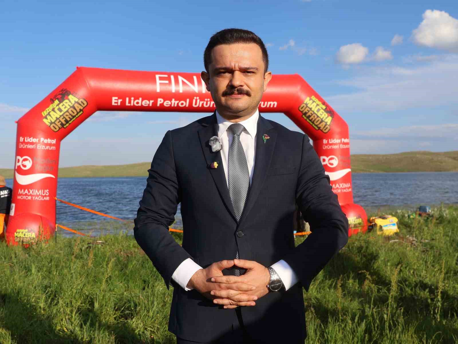 Kendi yaptıkları salla kıyasıya yarıştılar