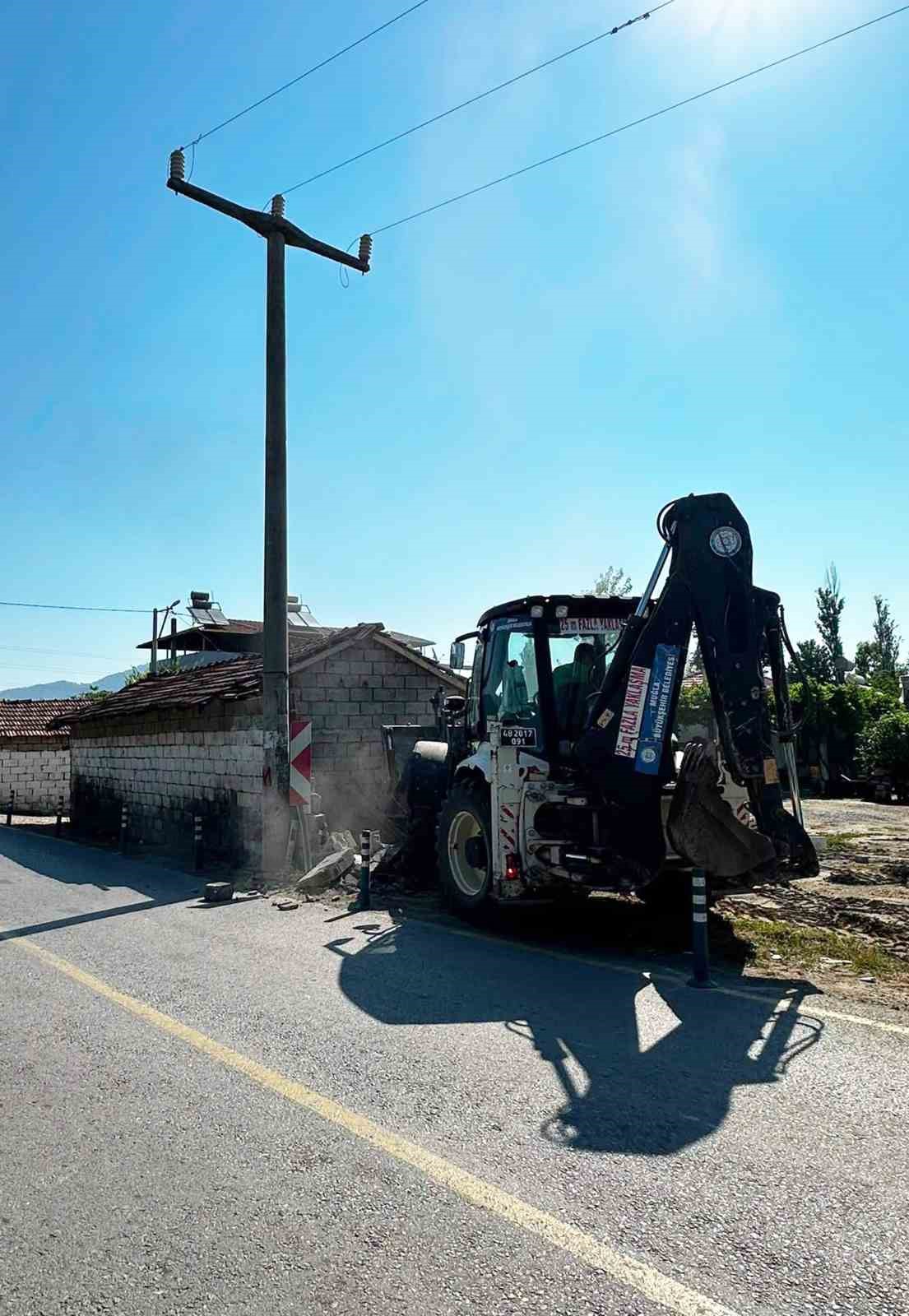 Ortaca Dikmekavak’ta yol güvenliği artırılıyor