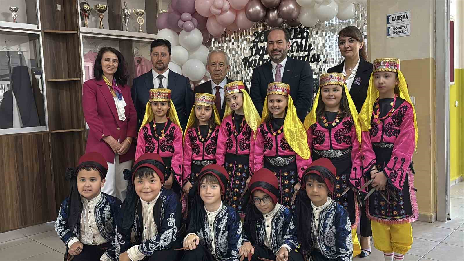 Bolu’da 49 bin 169 öğrenci karne sevinci yaşadı