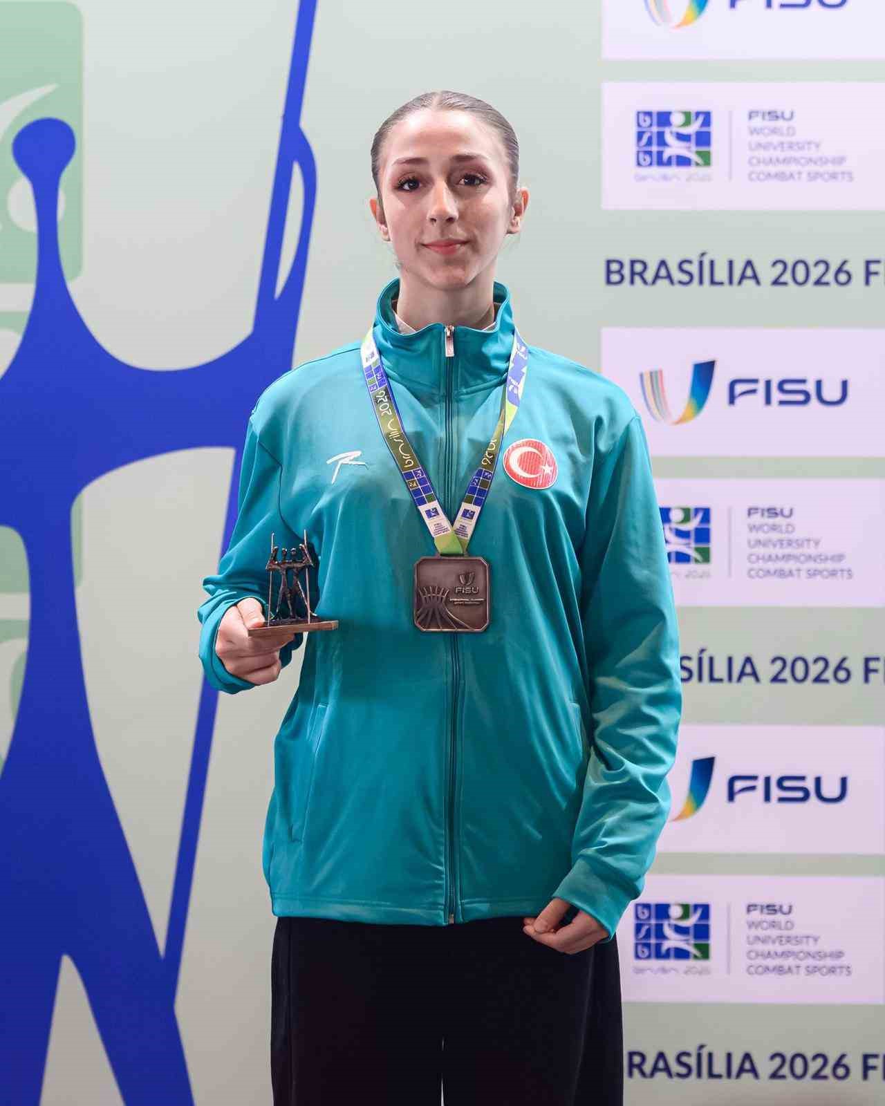 Egeli sporcu Liyne Nisa Akgül’den çifte dünya ikinciliği